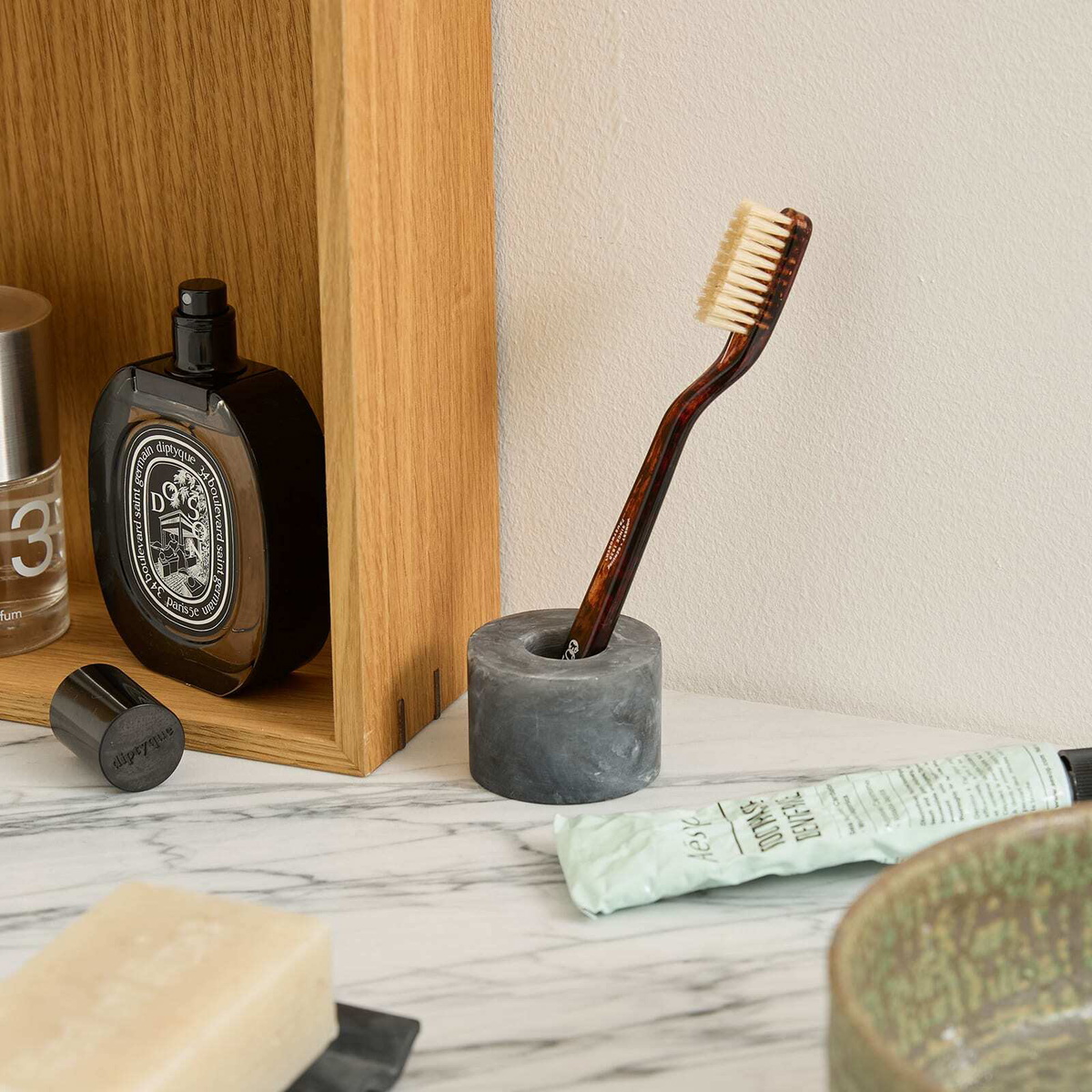 ferm LIVING Mist Toothbrush Holder in Charcoal 