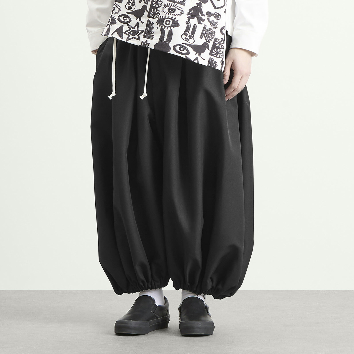 Comme des Garçons Men's Balloon Fit Trousers in Black