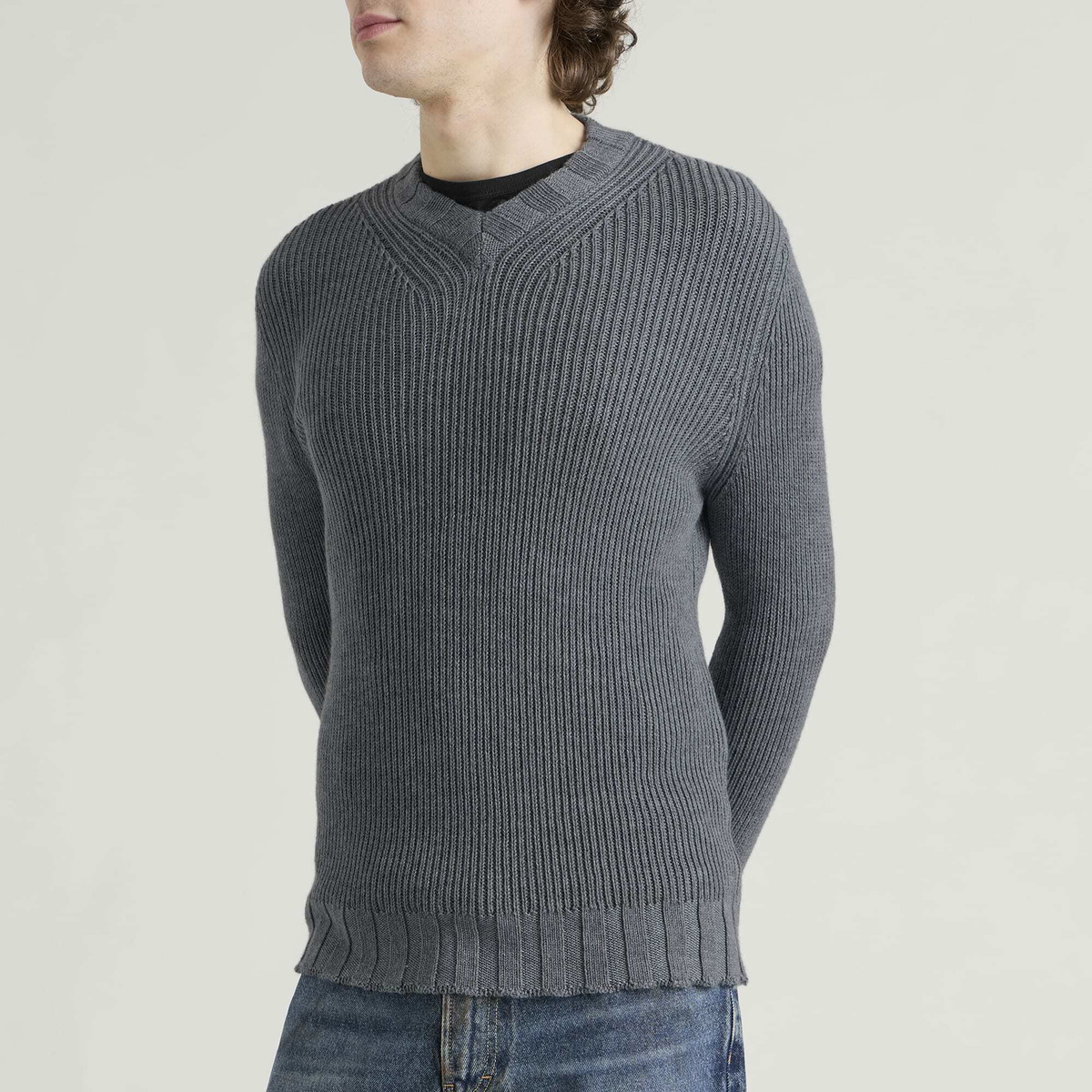 Carter Young Men's Wool Lounger V-Neck in Slate