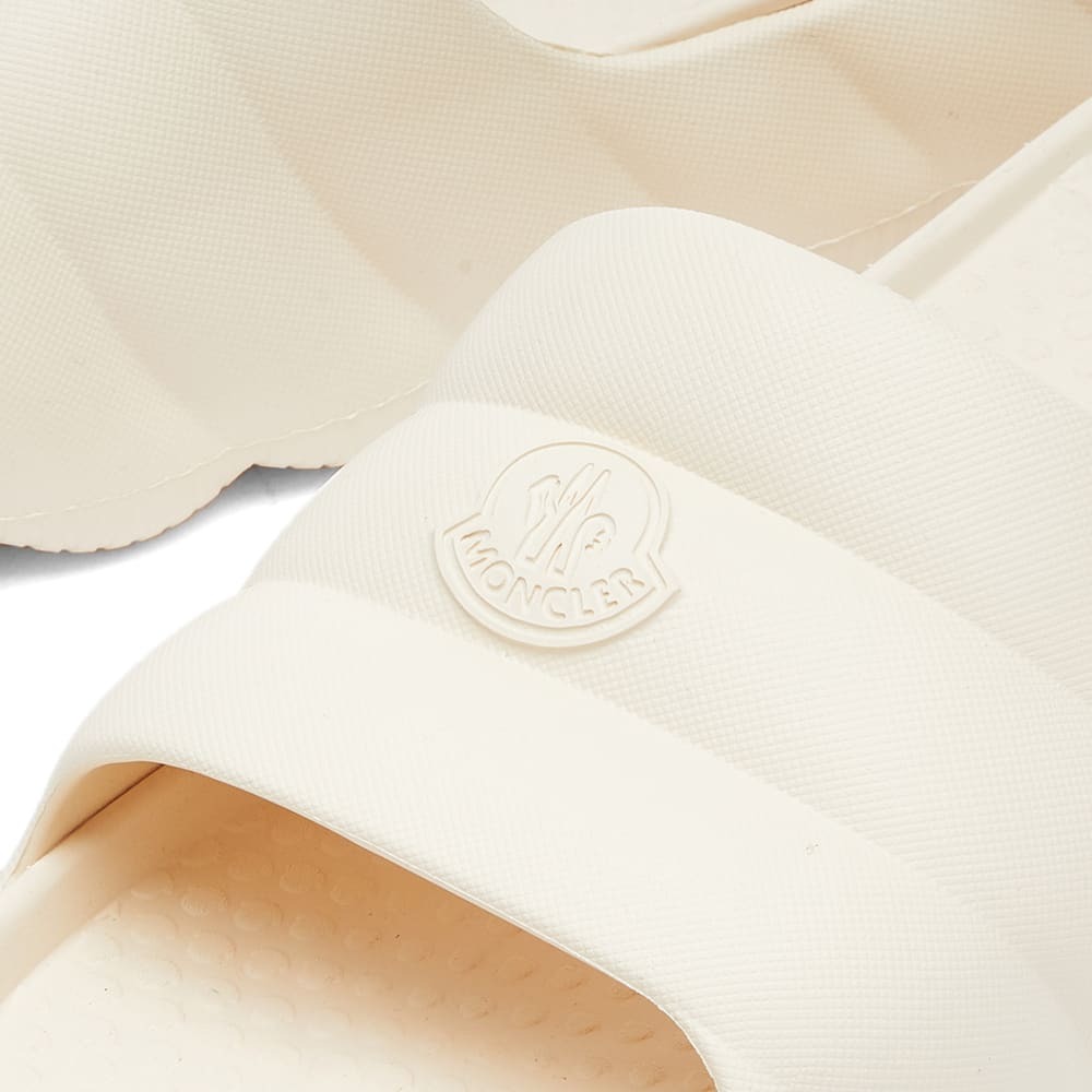 【関税＆送料込み】Moncler White Slippers With AppliquAC Lo 関税＆送料込み】Moncler White Slippers With AppliquAC Lo