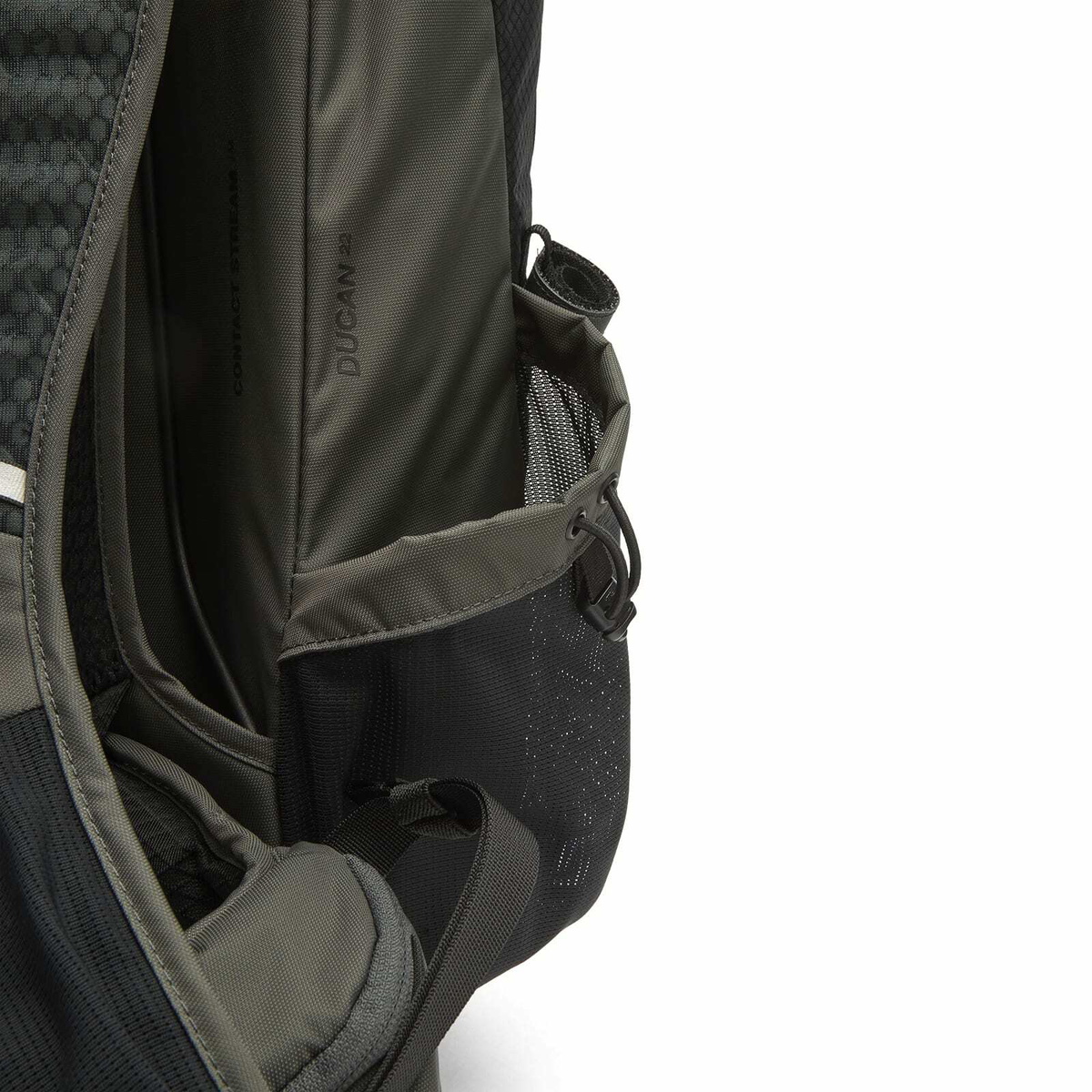 Hiking Patrol Men's x Mammut Ducan 22 Backpack in Gabbro/Black 
