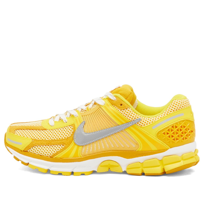 Photo: Nike Men's Zoom Vomero 5 Sneaker in Yellow/Silver