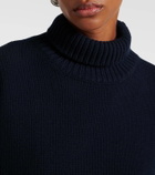 Plan C Wool and cashmere turtleneck sweater