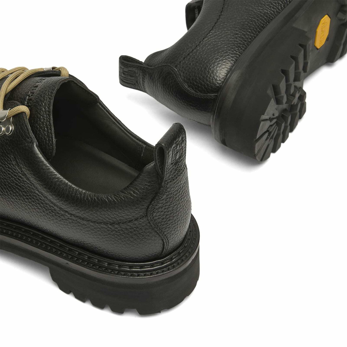 Bass Weejuns Men's Hiker Low Boot in Black Textured Leather