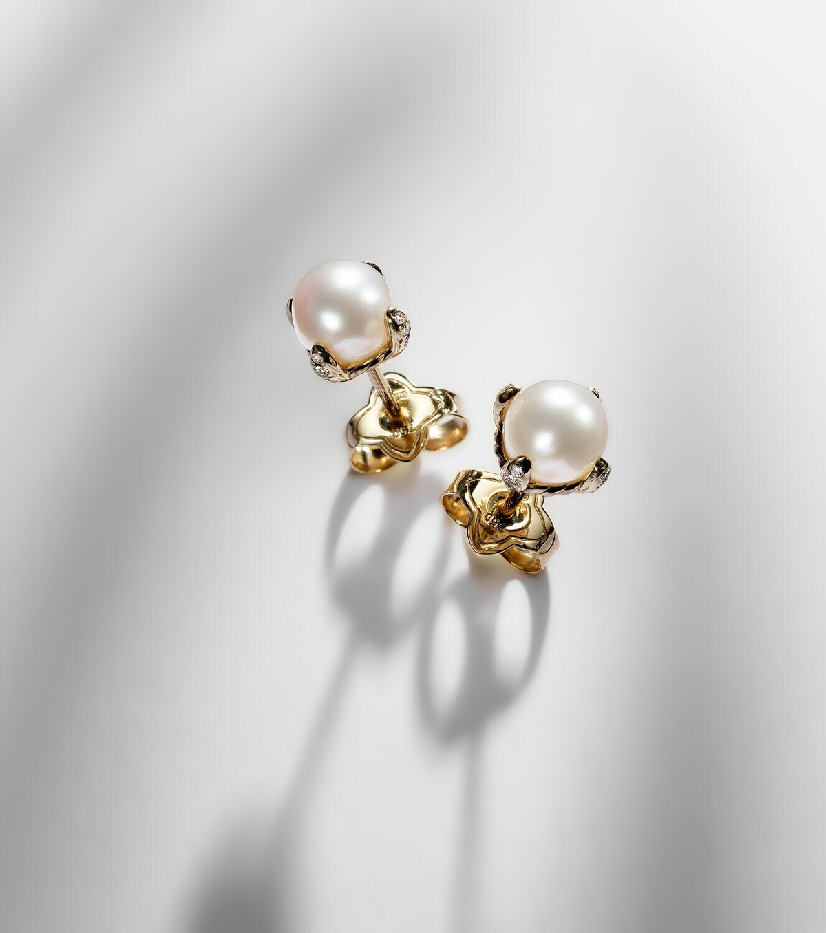 David Yurman Pearl Classics 18kt gold earrings with pearls and diamonds