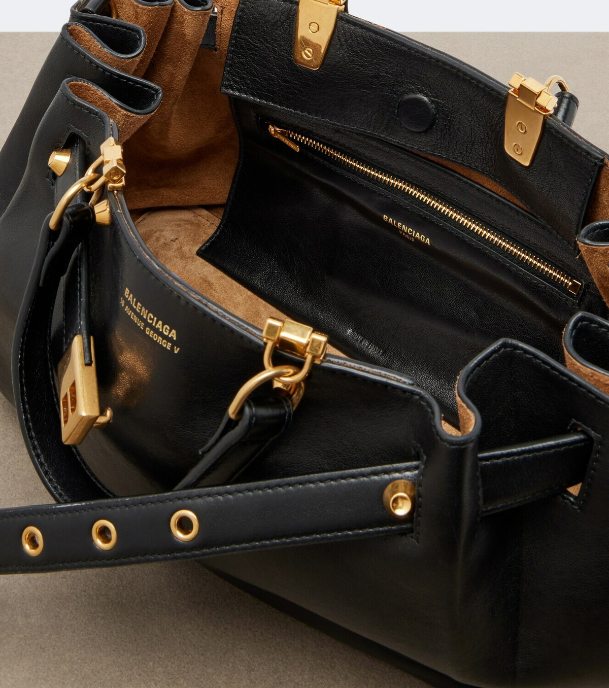 Balenciaga Fan Small leather top-handle bag
