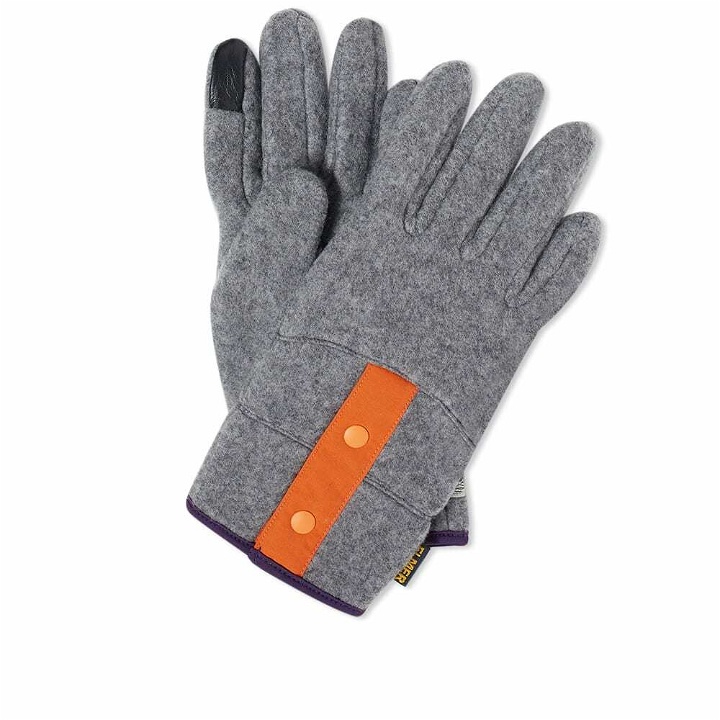 Photo: Elmer Gloves Recycled Wool Fleece Glove in Charcoal