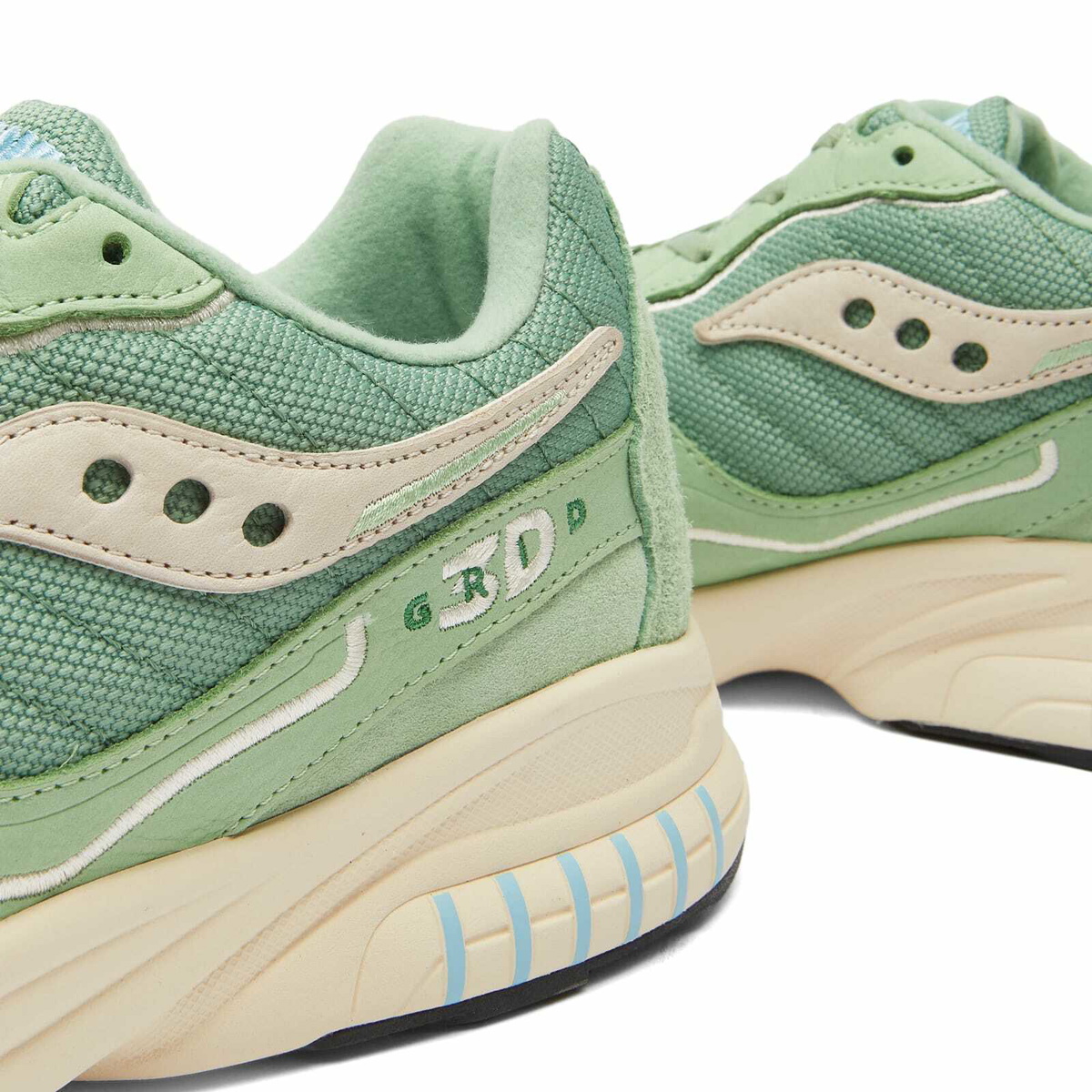 Saucony discount hurricane 02