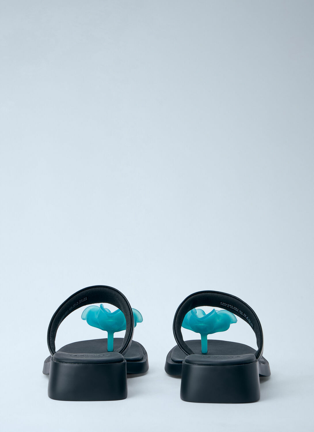 CAMPER Sculptural Toe Ring Sandals