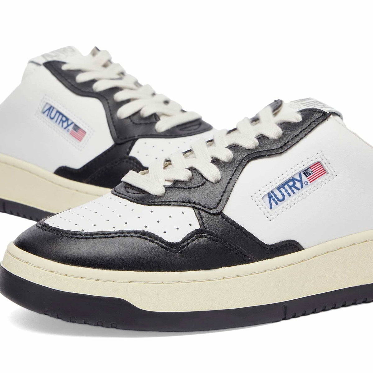 Autry Women's Mule Low in White/Black