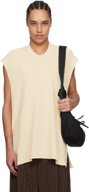 Photo: HOMME PLISSÉ ISSEY MIYAKE Beige Tight Twist Cotton Knit Vest