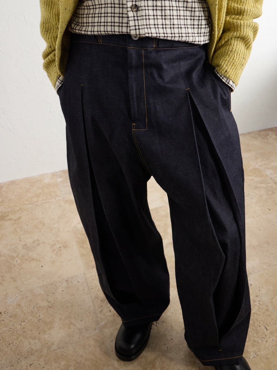 SAGE NATION - Barrel-Leg Pleated Jeans - Blue