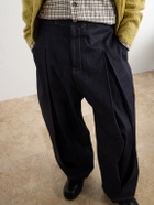SAGE NATION - Barrel-Leg Pleated Jeans - Blue