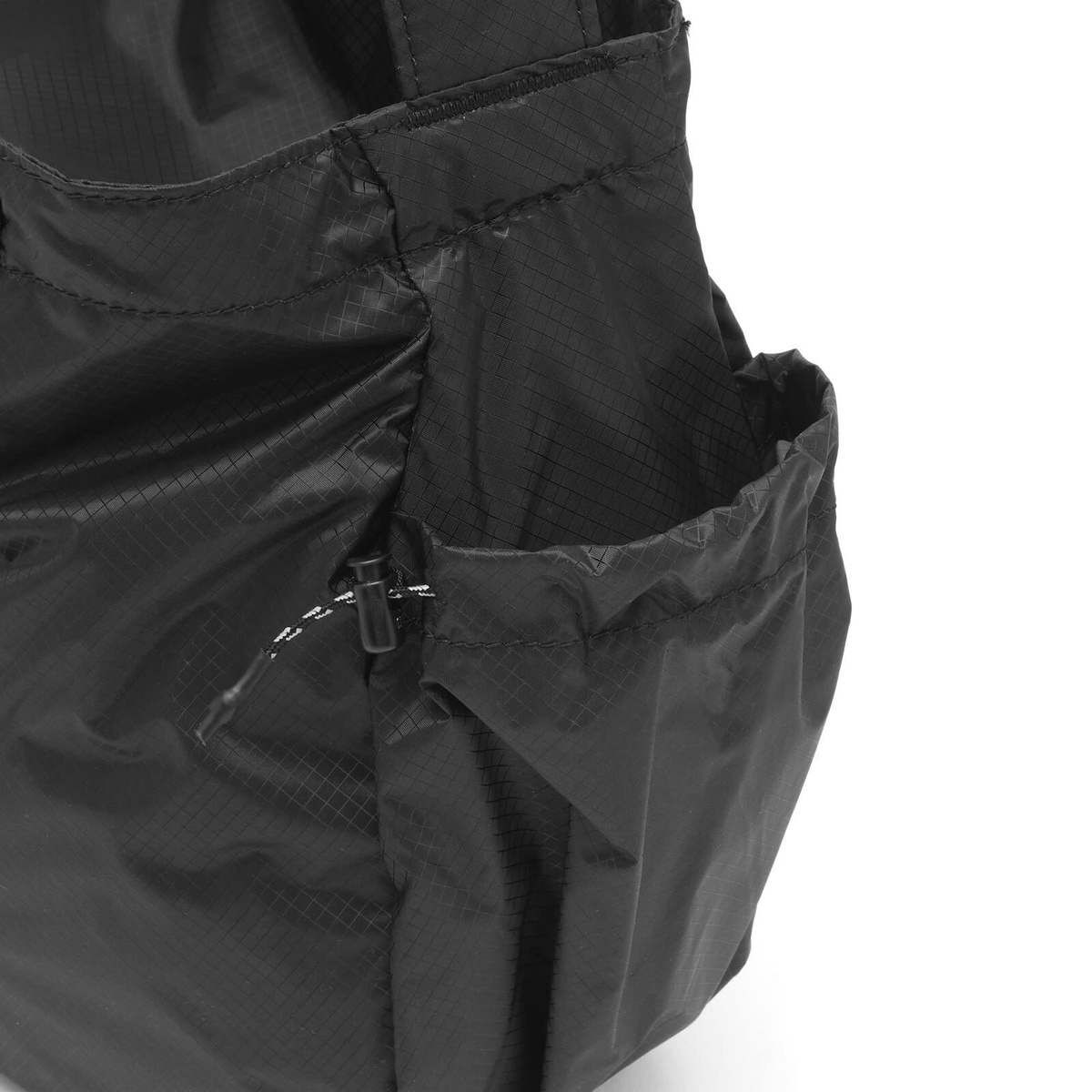 and wander Men's Sil Shoulder Bag in Black 