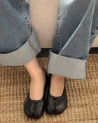 Steve Madden Calico Flats in Black