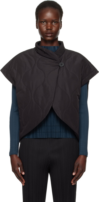 Photo: PLEATS PLEASE ISSEY MIYAKE Black Asteroid Vest