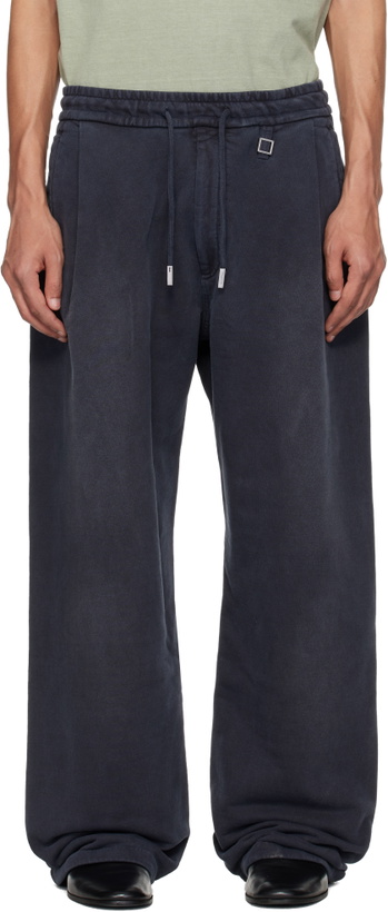 Photo: WOOYOUNGMI Navy One-Tuck Dyed Cotton Sweatpants