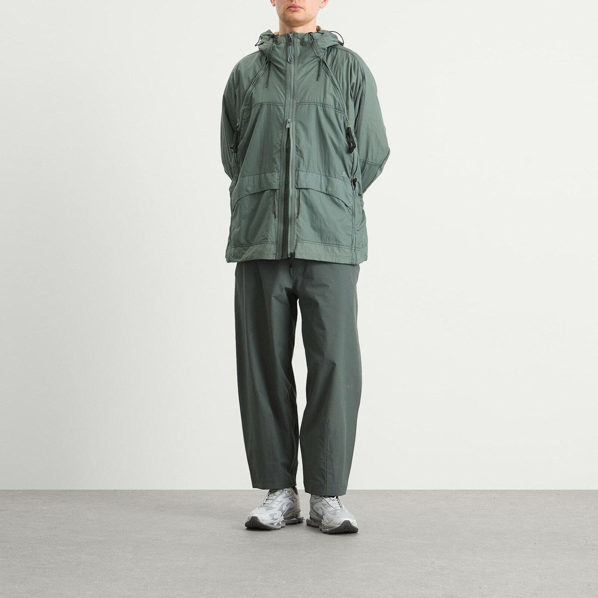 Oakley Men's Latitude Veil Flow Jacket in Aviator Green