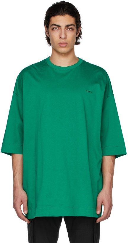 Photo: Juun.J Green Overfit Graphic Half Sleeve T-Shirt