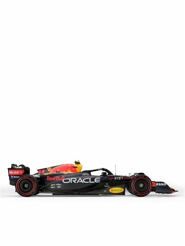 Photo: Amalgam Collection - Red Bull Racing Honda RB18 Sergio Pérez (2022) 1:8 Model Car
