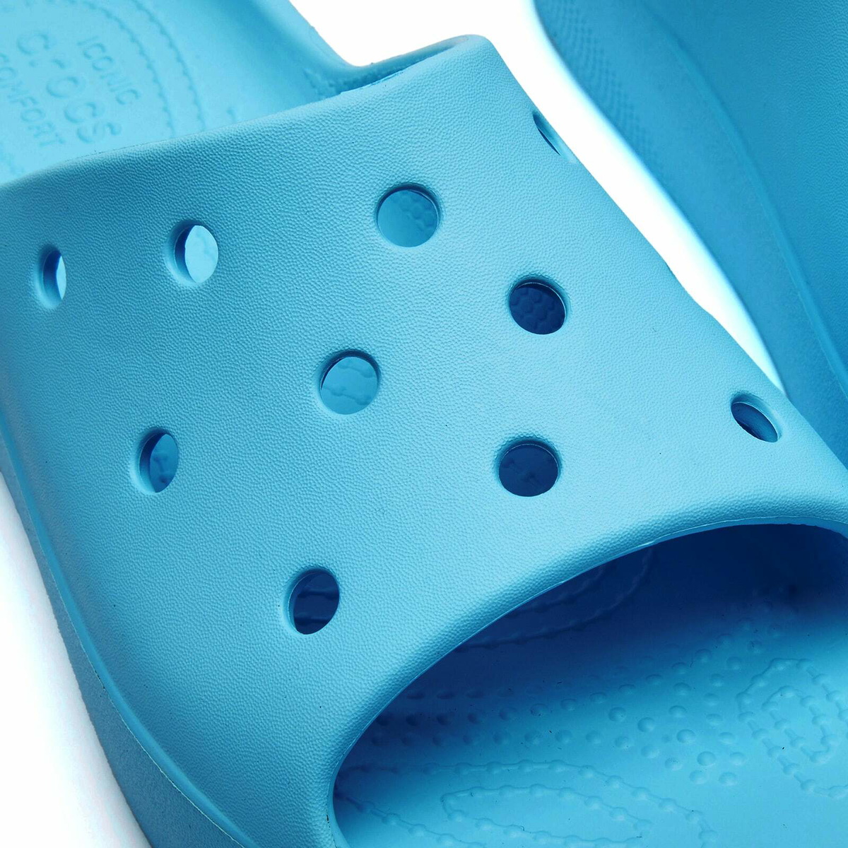 Crocs Classic Platform Slide in Arctic