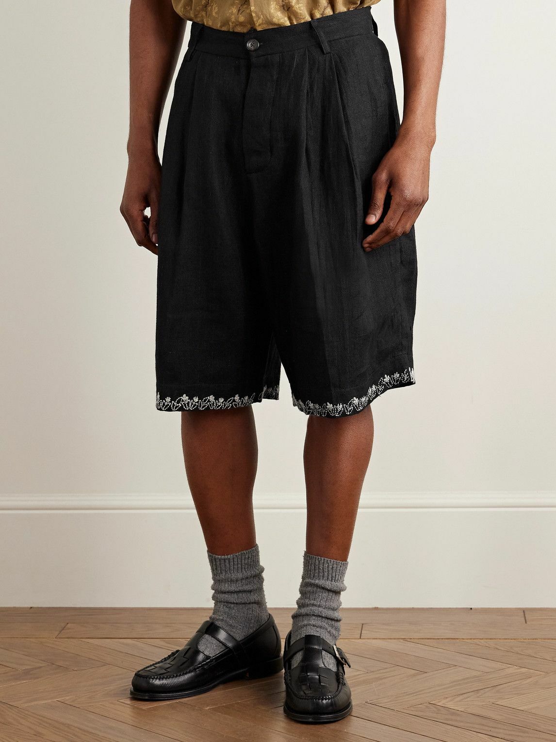Kartik Research - Straight-Leg Pleated Embroidered Linen Shorts - Black