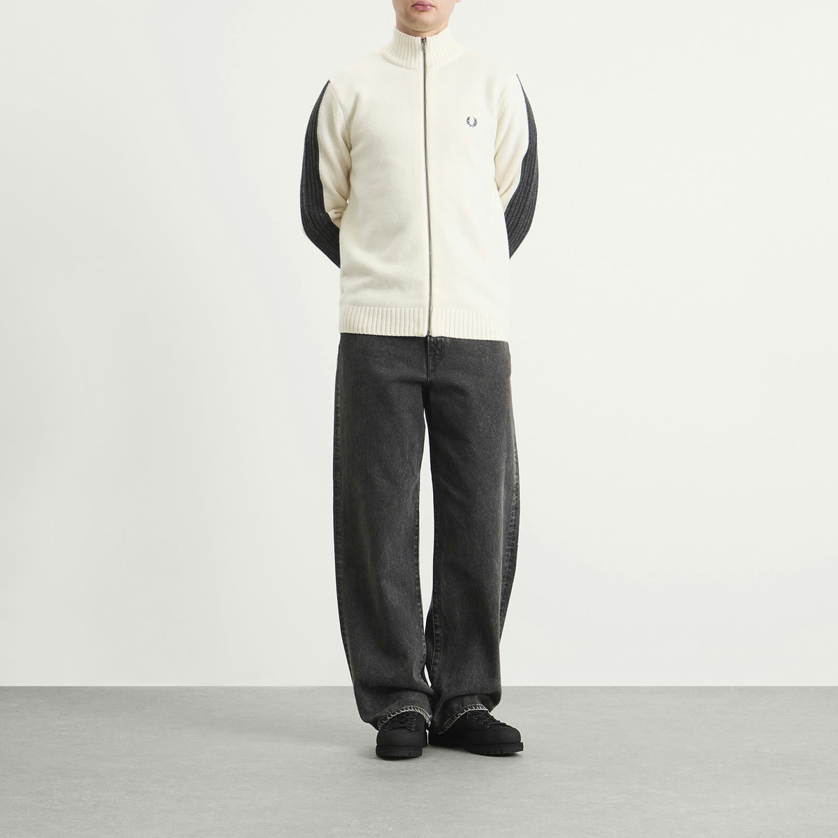 Fred Perry Men's Ribbed Zip Knit Cardigan in Ecru