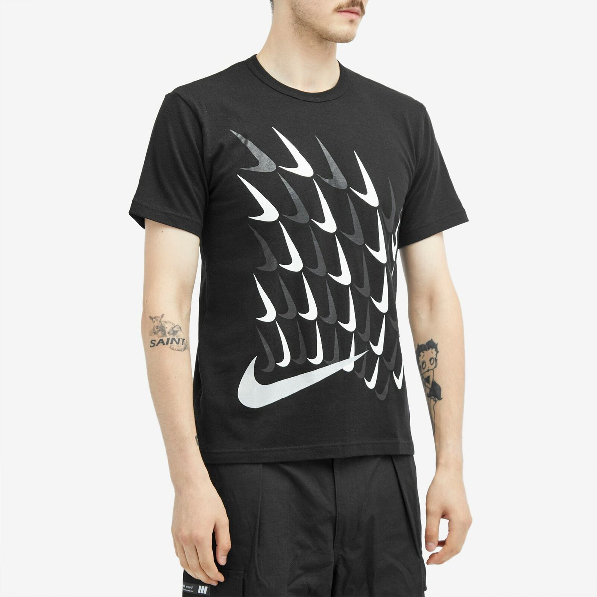 COMME des GARCONS BLACK x NIKE 関税込 Vertica Print T-Shirt Comme Des Garçons Comme Des Garçons x Nike logo-print Cotton