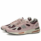 New Balance 991v2 Sneaker in Pink