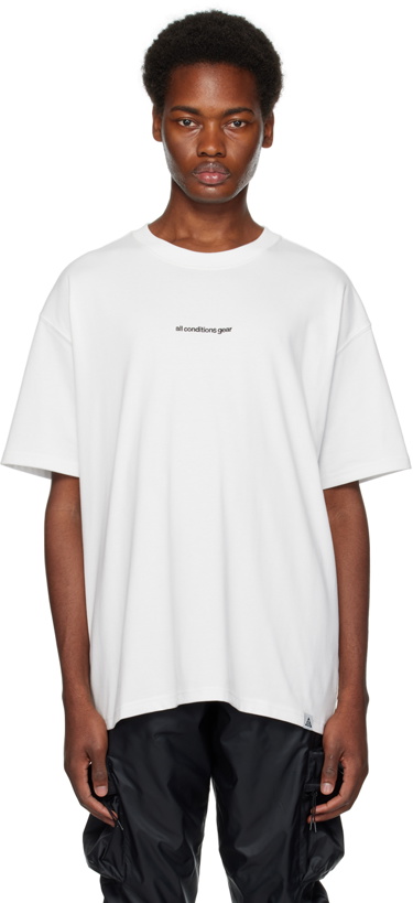 Photo: Nike White Printed T-Shirt