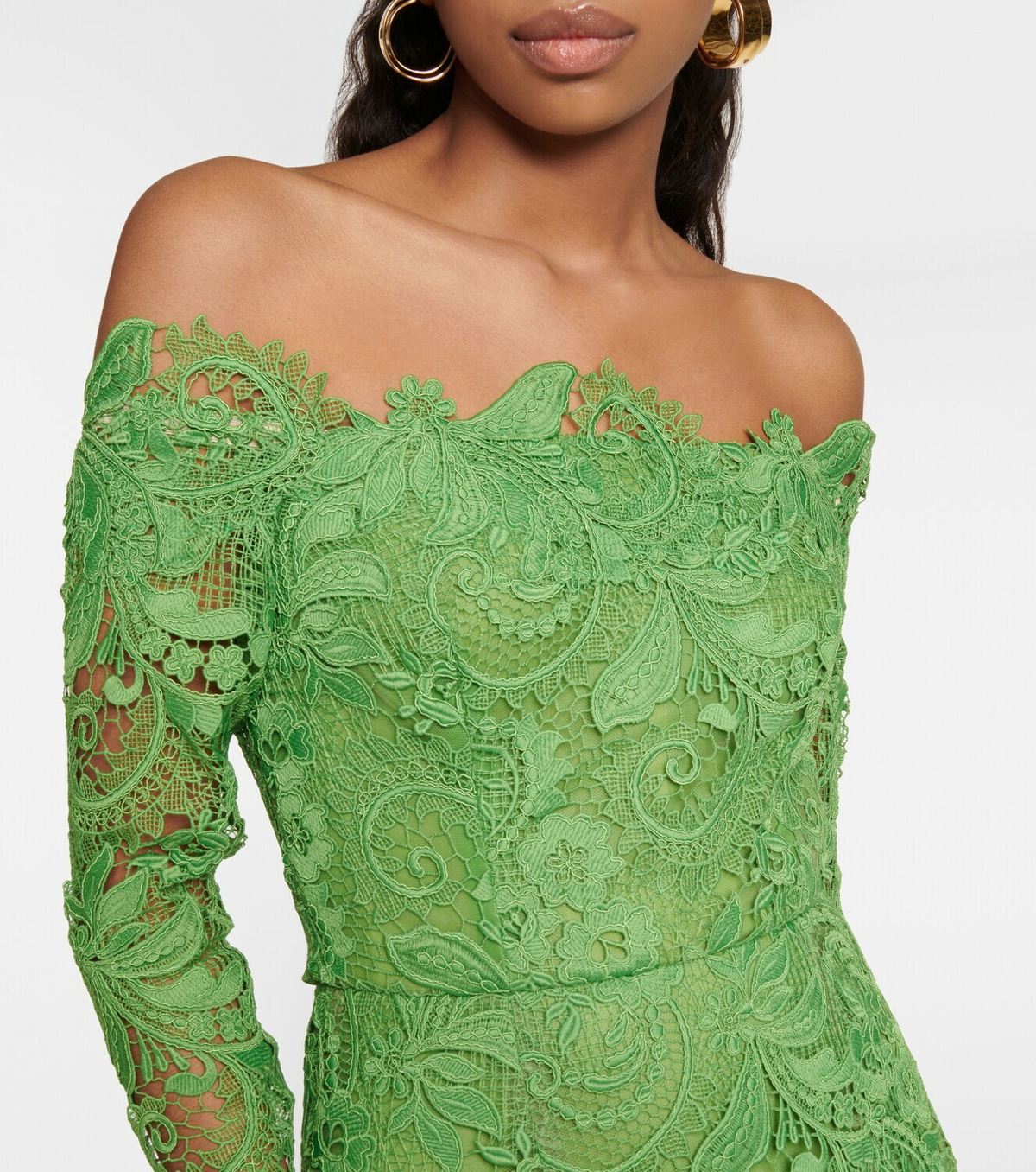 green emerald velvet dress Oscar De La Renta
