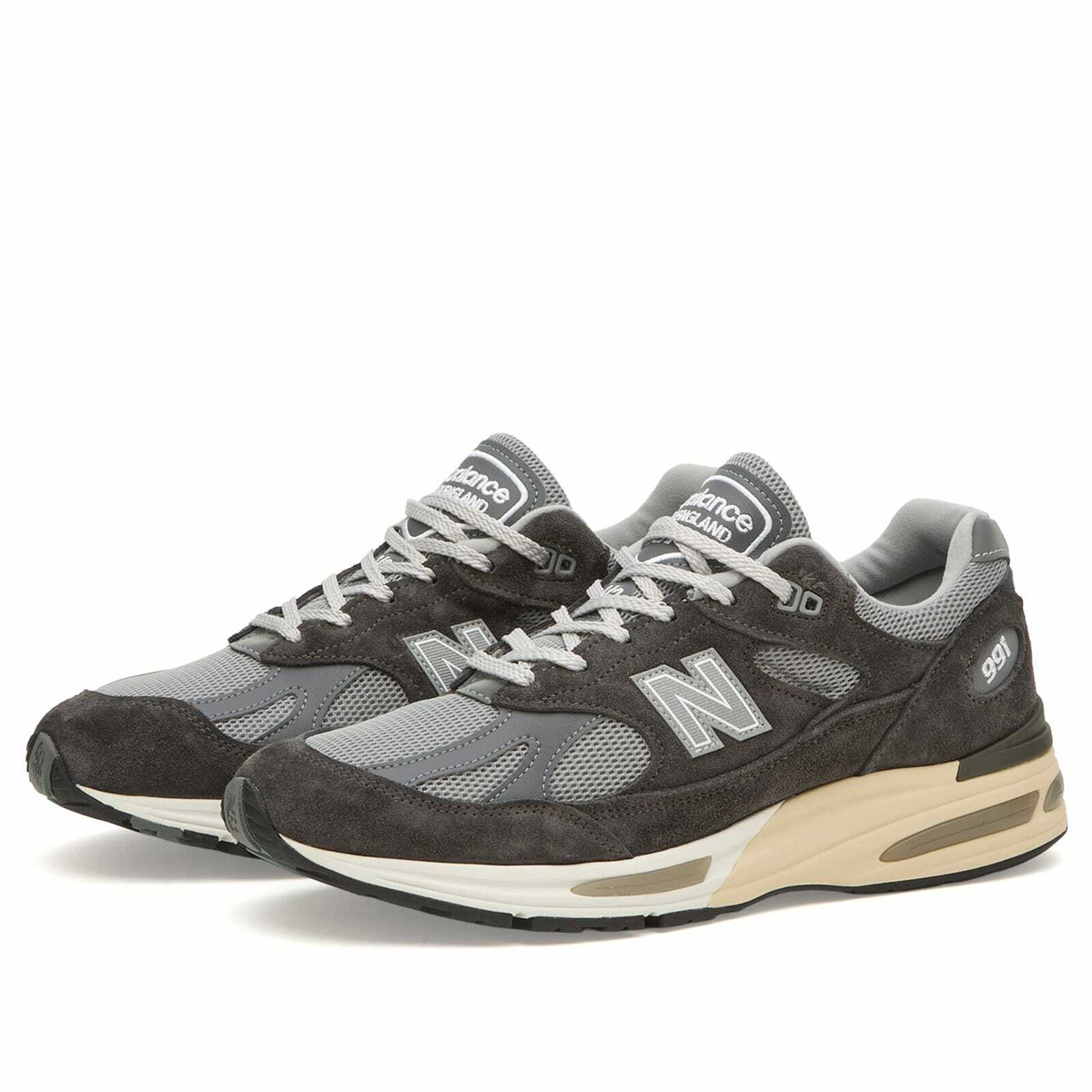 New Balance 991v2 Sneaker in Forged Iron/Alloy/Smoked Pearl