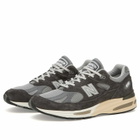 New Balance 991v2 Sneaker in Forged Iron/Alloy/Smoked Pearl
