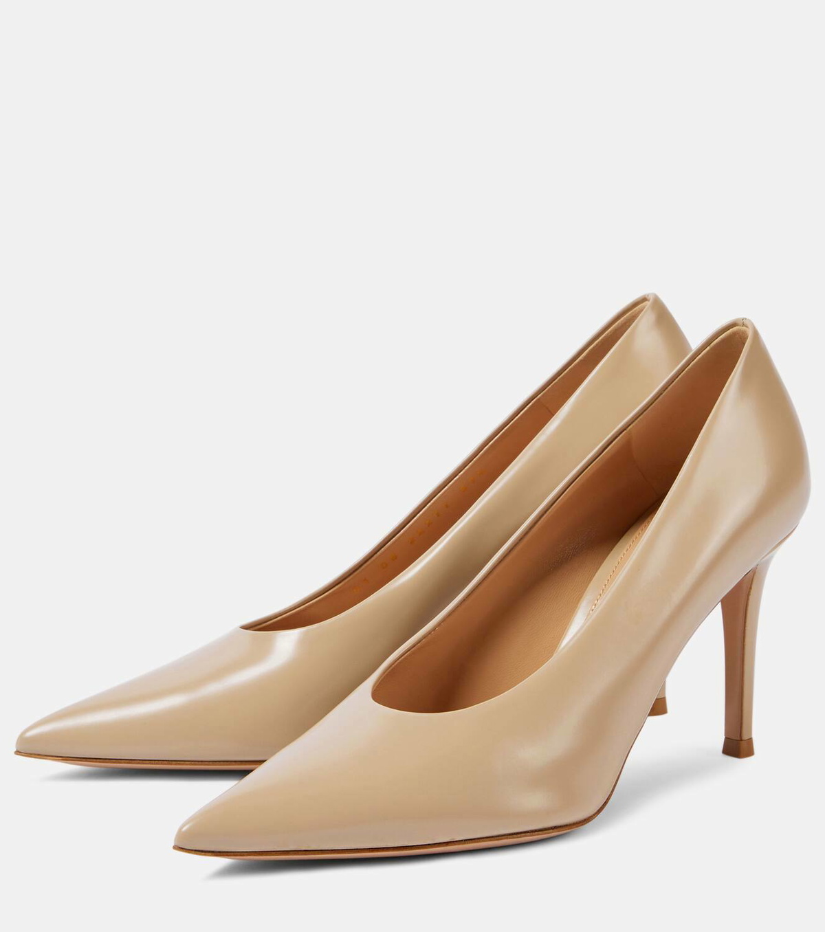 Gianvito Rossi Robbie leather pumps
