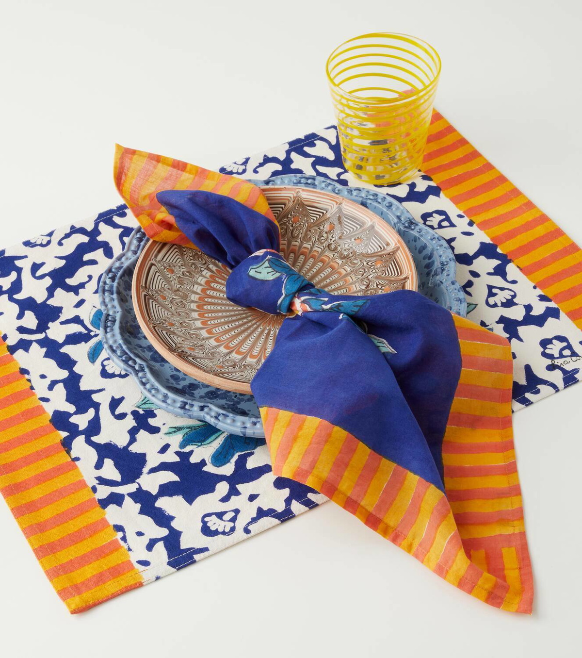 Lisa Corti Arabesque Corolla set of 4 napkins