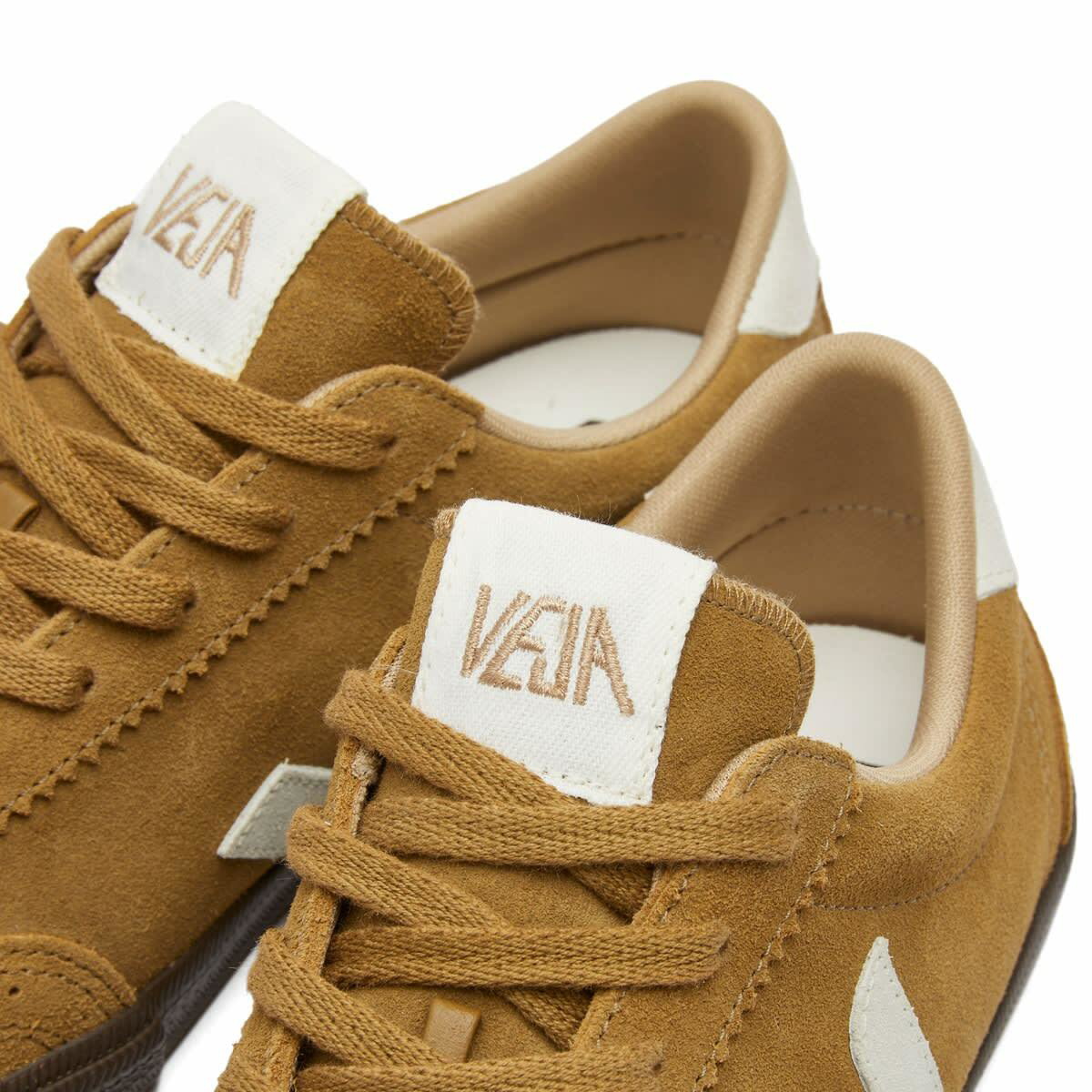 VEJA★VOLLEY SUEDE★兼用★TENT NATURAL EAGLE Veja Women's Volley Suede Sneaker in Tent Natural Eagle VEJA