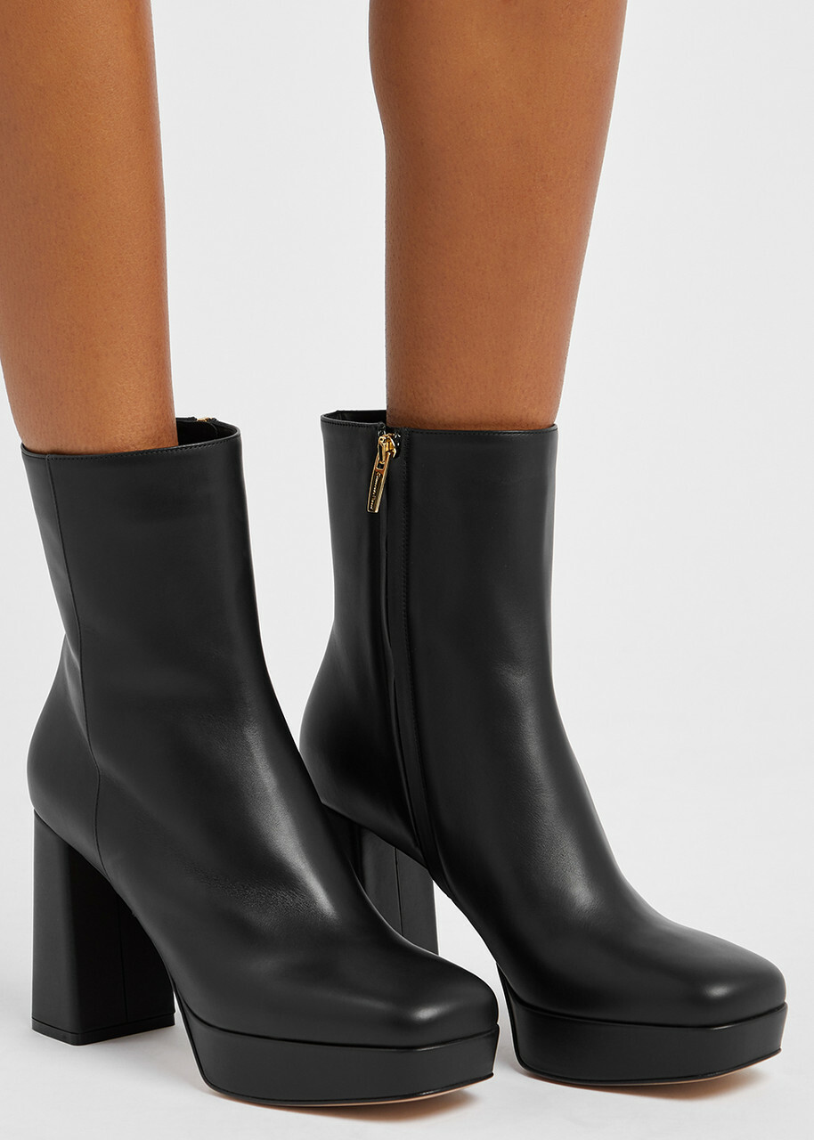 Gianvito Rossi Daisen Vitello 95 Leather Ankle Boots Black
