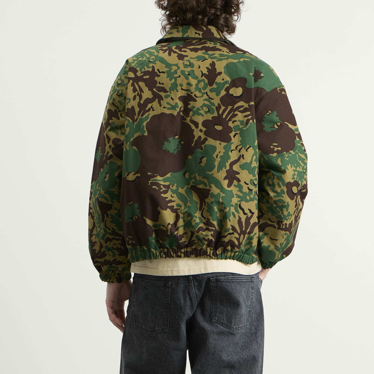 NOMARHYTHM TEXTILE Men's Camo Flower Reversible Down Puffer Jacket in Olive