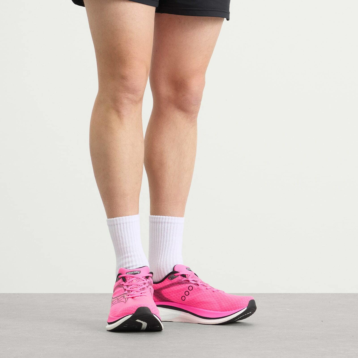 Saucony Endorphin Speed 5 Sneaker in Shock/Black