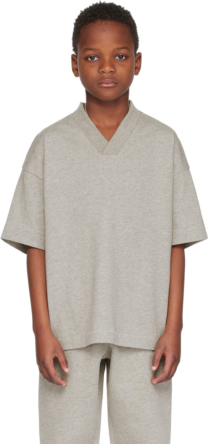 人気 ☆FEAROFGOD☆ V-NECK T-SHIRT SEAL - 24SS Fear of God Essentials Seal V-Neck T-Shirt | PacSun