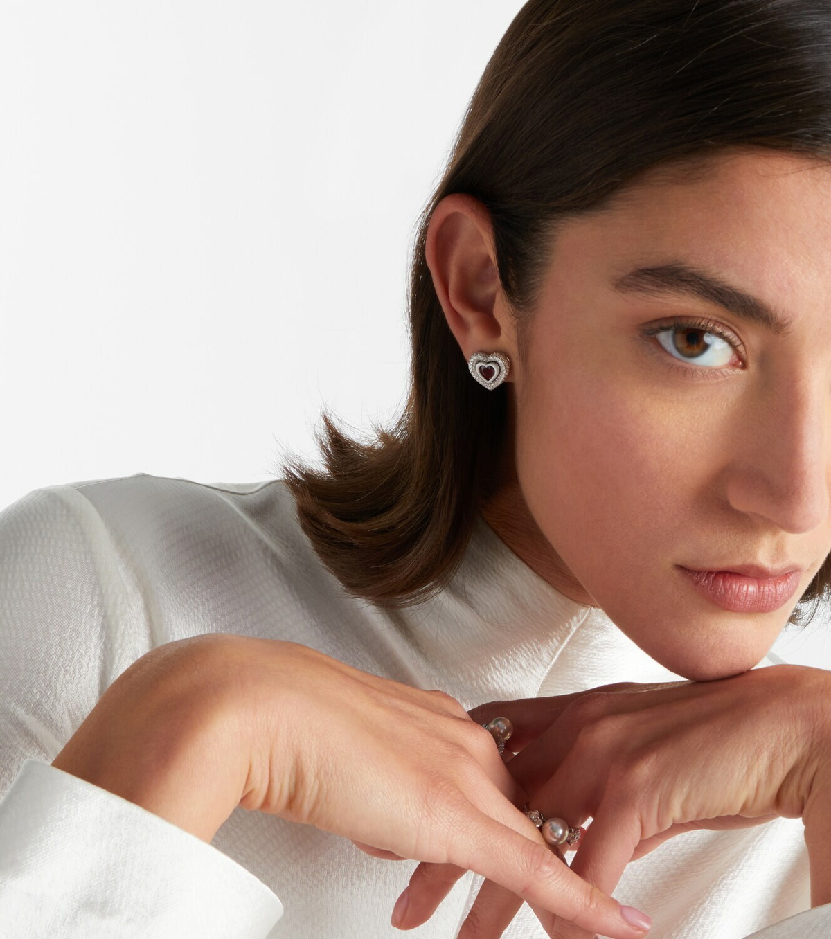 Kamyen Heart 18kt white gold earrings with diamonds and rubies