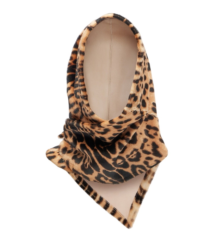 Photo: Nour Hammour Foulard leopard-print shearling scarf