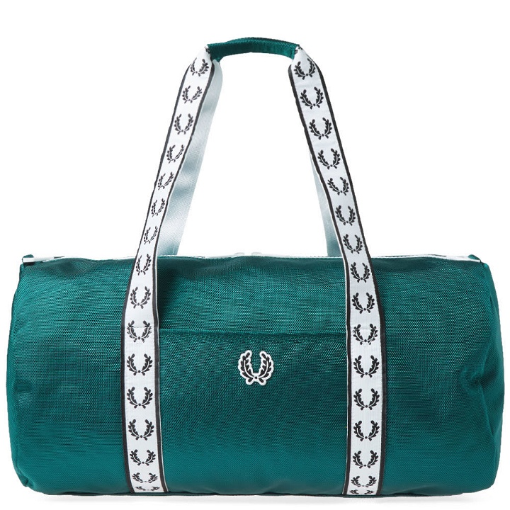 Photo: Fred Perry Track Barrel Bag Green