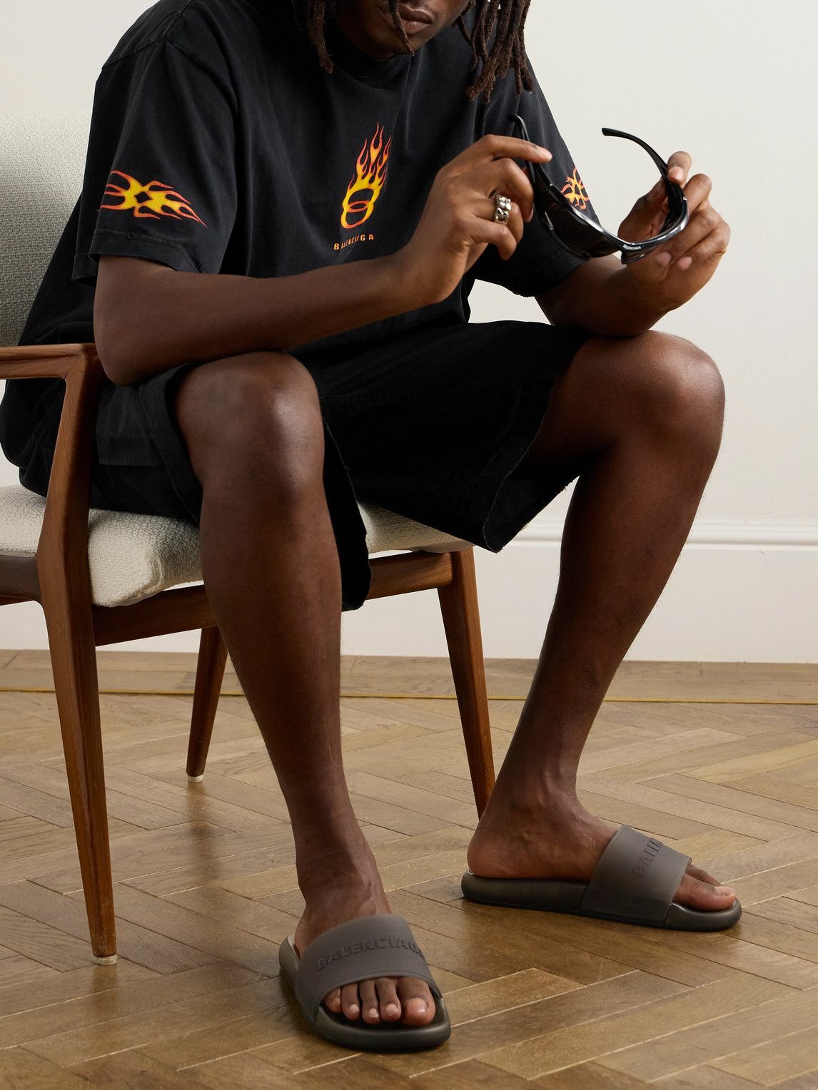 【BALENCIAGA】 Logo-Embossed Rubber Slides Balenciaga - Logo-Embossed Rubber Slides - Black Balenciaga