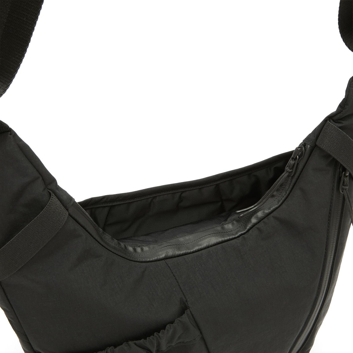 SEALSON M1 Cross Body Bag in Black 
