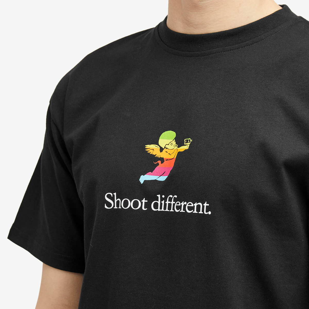 PLACES+FACES Men's Shoot Different T-Shirt in Black