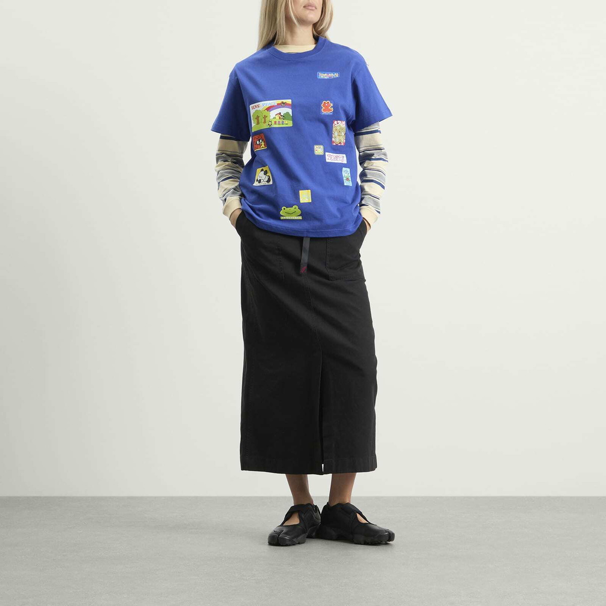 YESEYESEE Women's Y.E.S Dump Sticker Kids T-Shirt in Blue