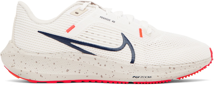 Photo: Nike White Zoom Pegasus 40 Sneakers