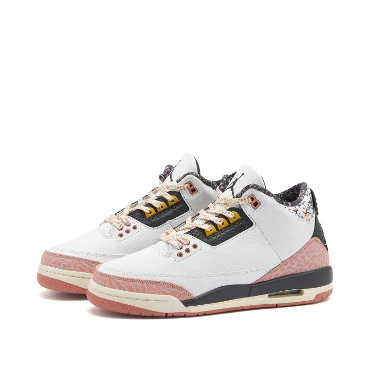 Photo: Air Jordan 3 RETRO GS Sneakers in Anthracite/Red Stardust/Saturn Gold