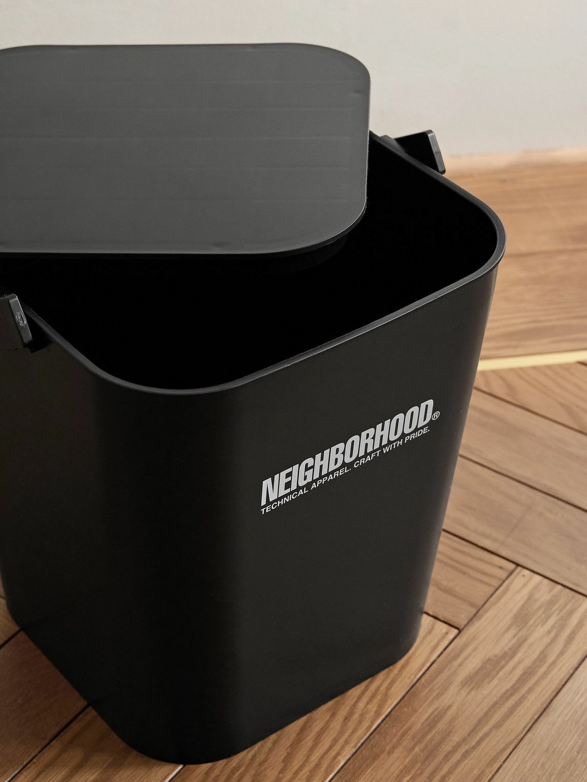 Neighborhood - Logo-Print Bucket Neighborhood